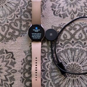 Galaxy 5 Smartwatch in Elegant Gold